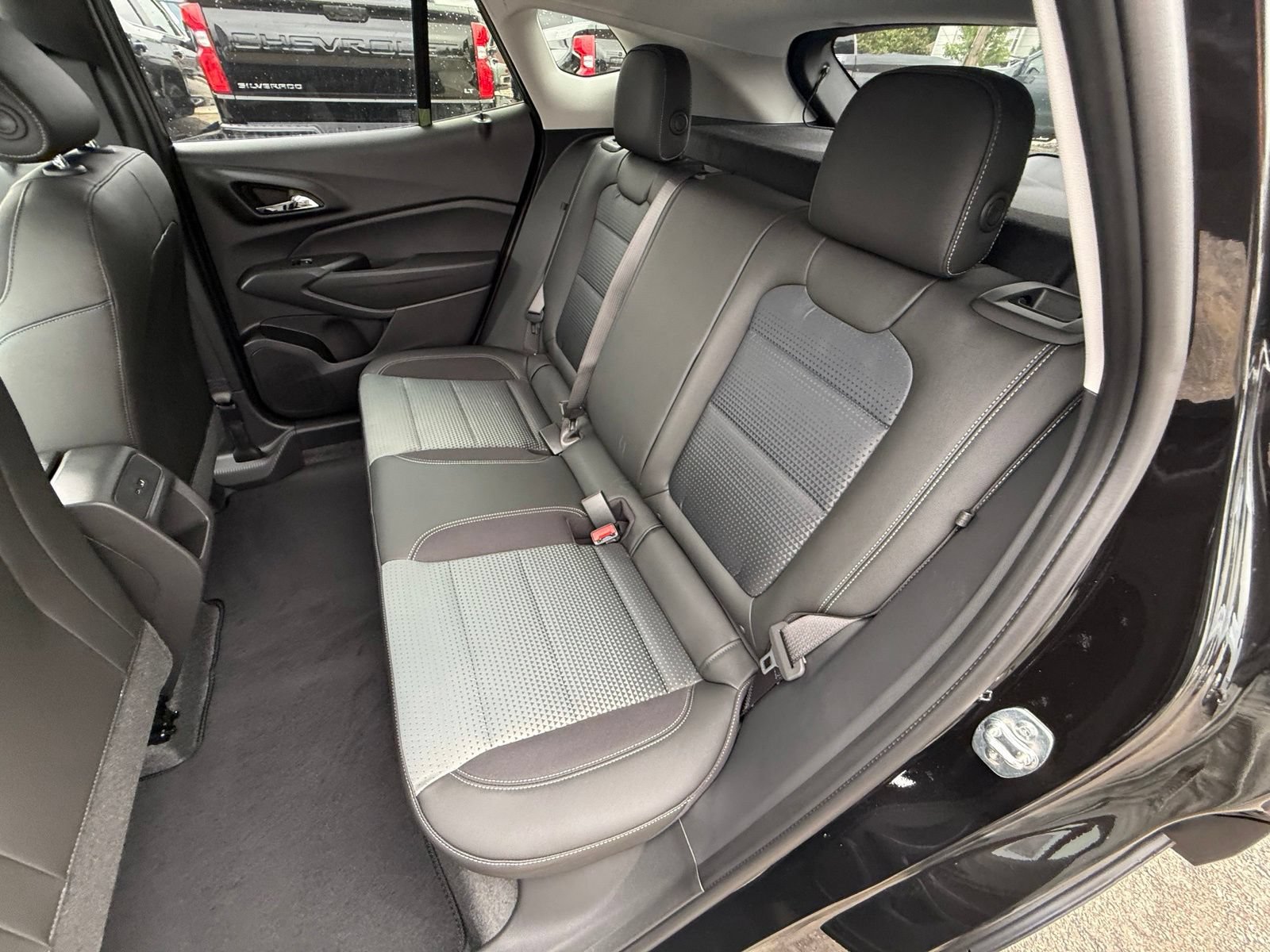 New 2026 Chevrolet Trax LT w/ Midnight Edition FWD image 22