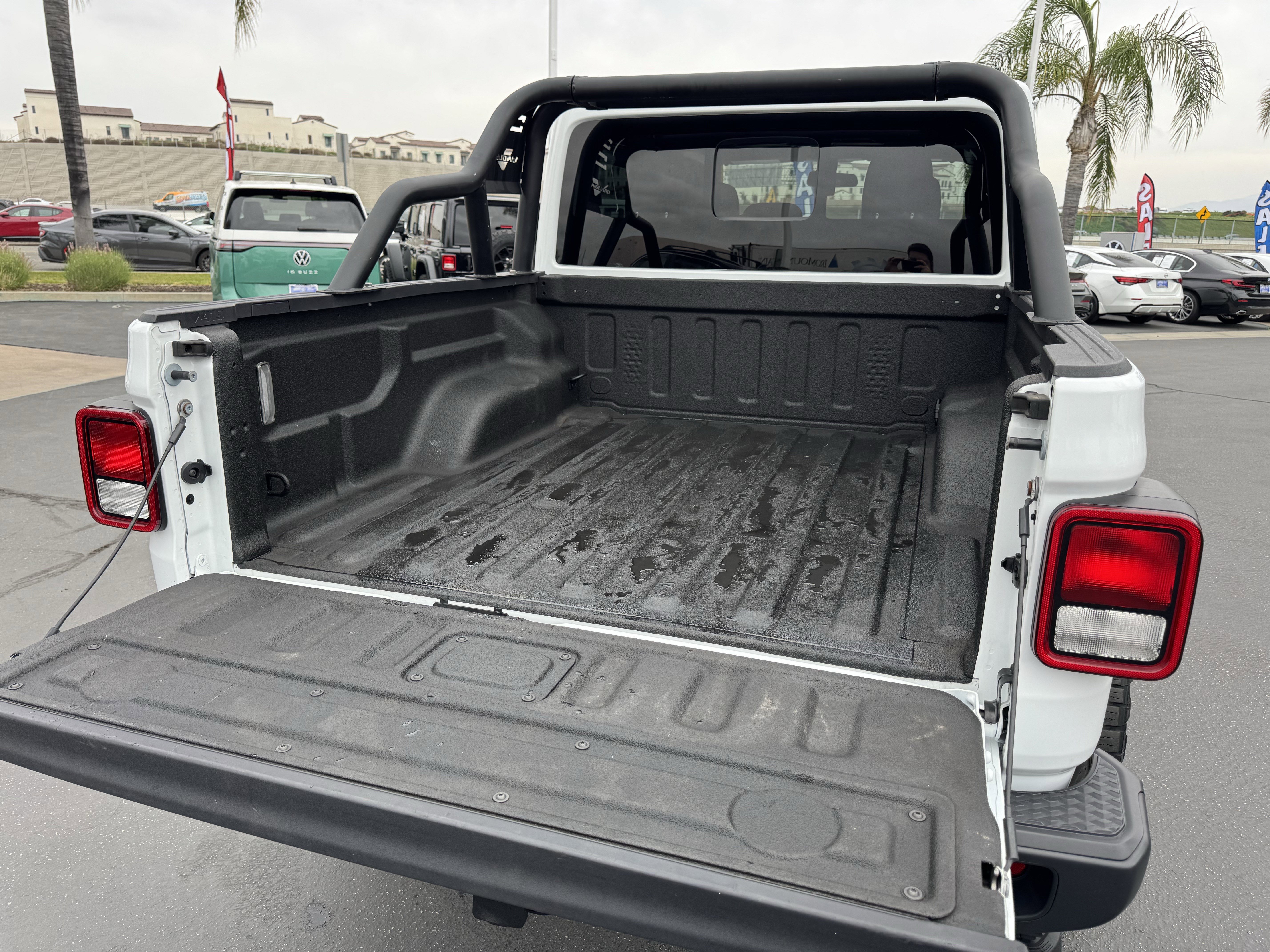 Used 2022 Jeep Gladiator Sport image 37