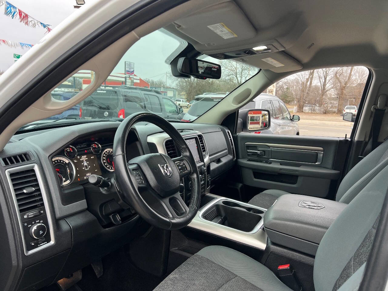 Used 2018 RAM 1500 SLT image 10