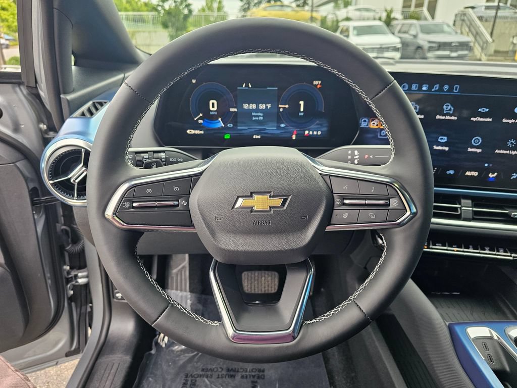 Used 2026 Chevrolet Equinox EV LT AWD/4WD image 24
