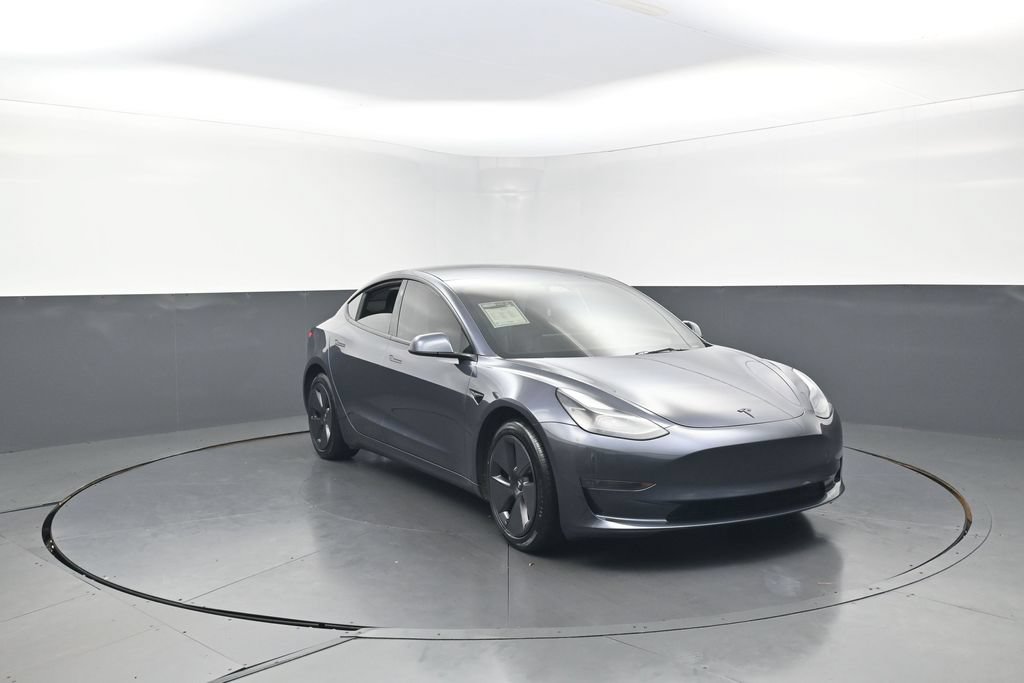 Used 2023 Tesla Model 3 Standard Range RWD image 3