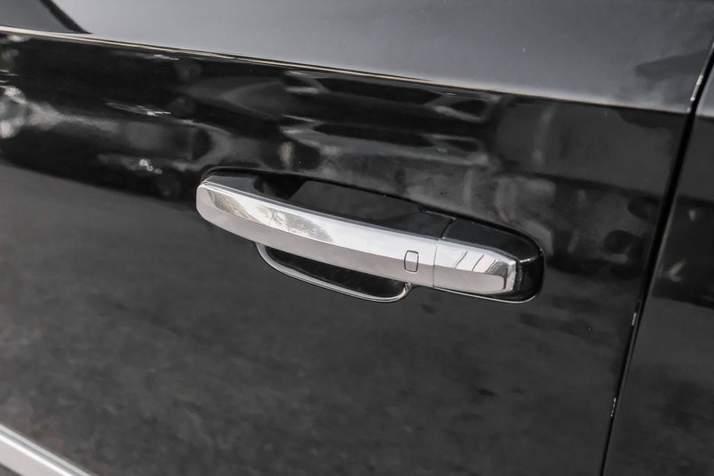 Used 2015 Cadillac Escalade Luxury image 43