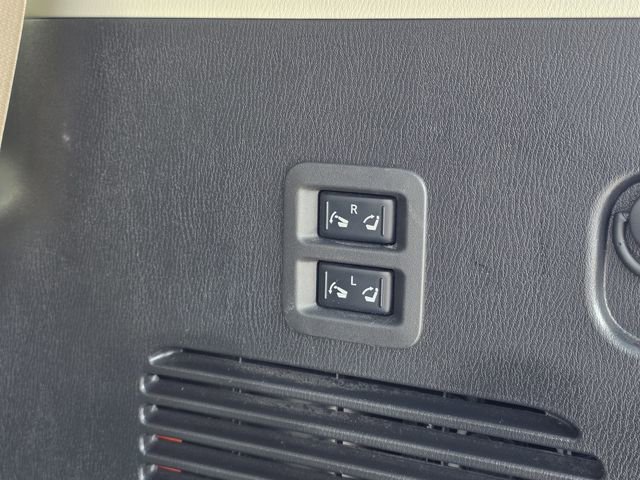 Used 2024 Nissan Armada Platinum w/ Captain's Chairs Package RWD image 33