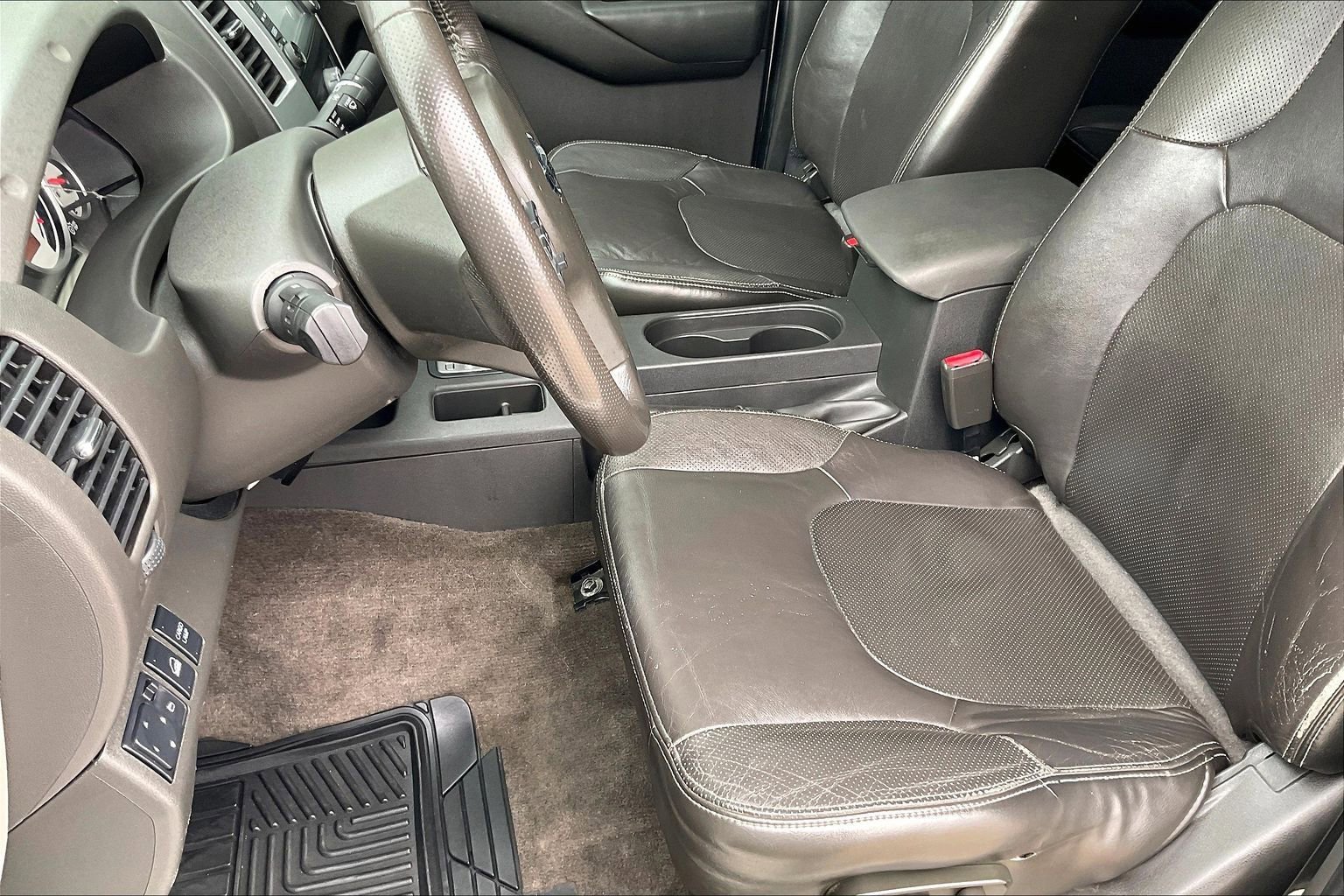 Used 2014 Nissan Frontier PRO-4X w/ Pro-4x Luxury Package image 17