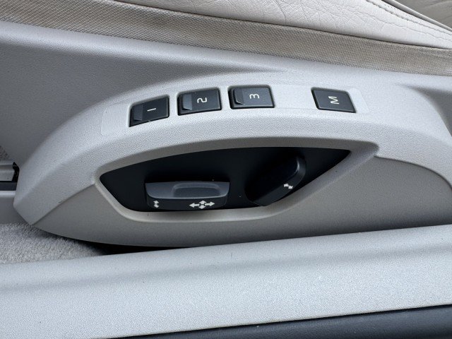 Used 2012 Volvo C70 T5 w/ Climate Pkg FWD image 21