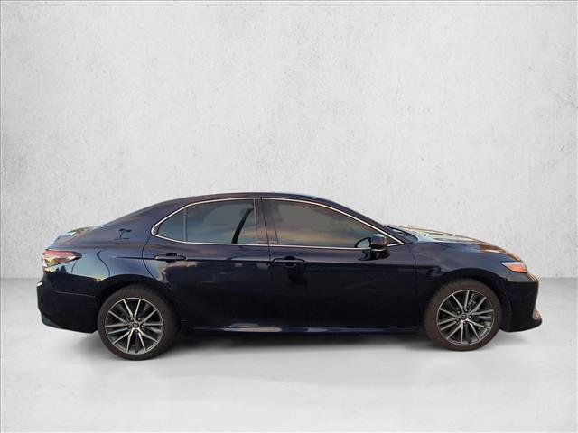 Used 2022 Toyota Camry XLE image 4