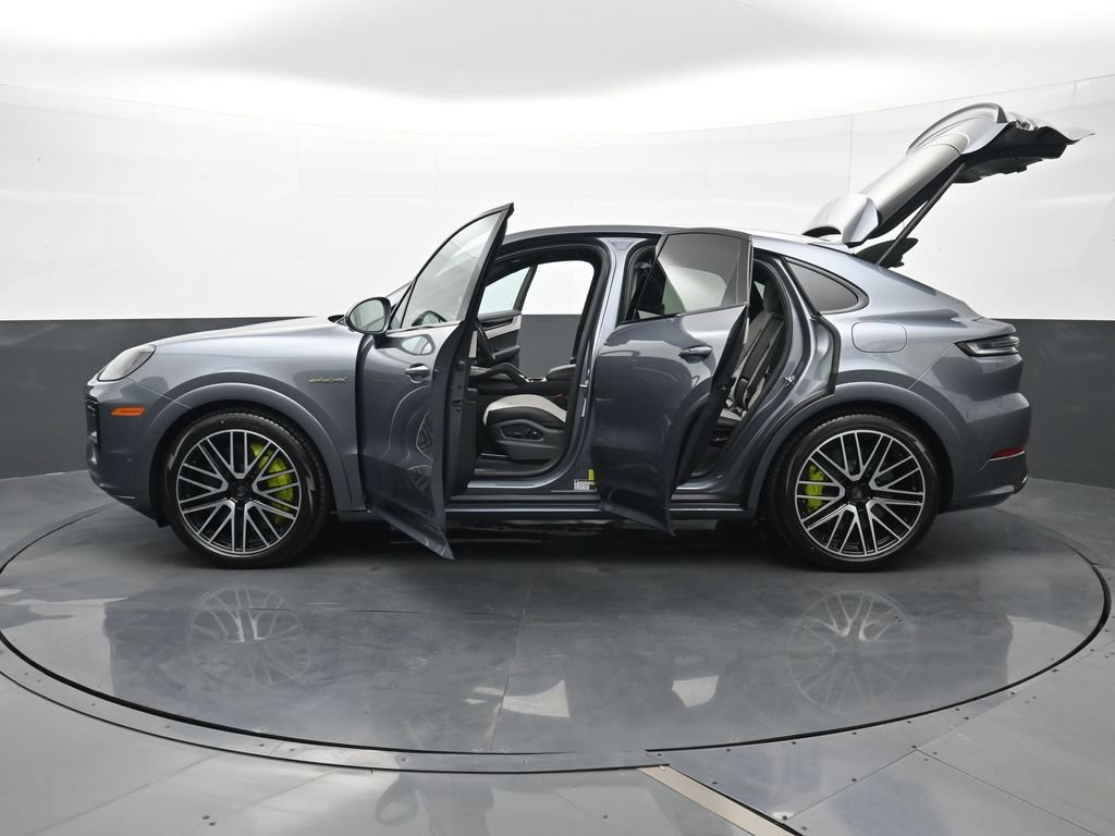 New 2026 Porsche Cayenne Turbo AWD/4WD image 30