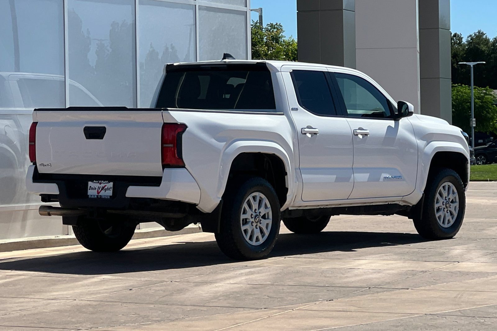 Certified 2024 Toyota Tacoma SR5 AWD/4WD image 4