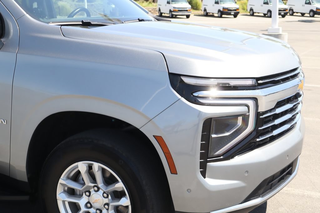 Used 2025 Chevrolet Suburban LT AWD/4WD image 9