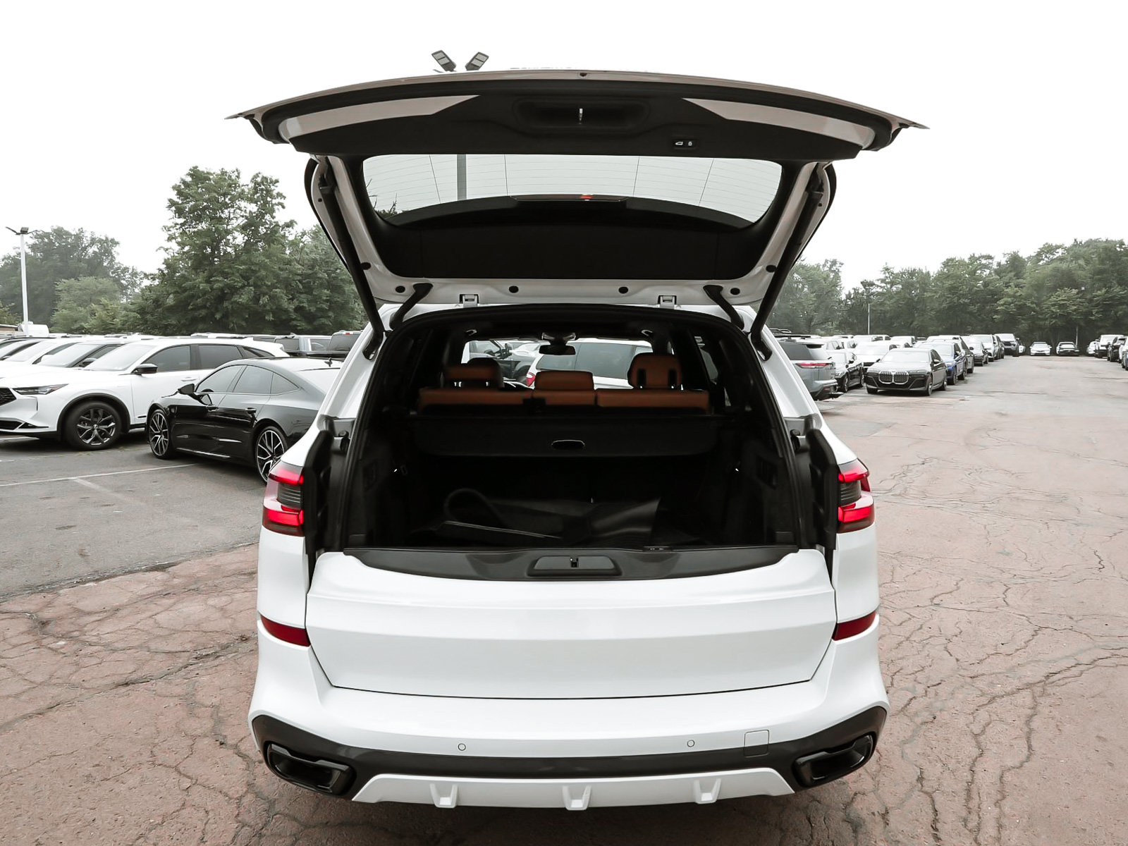 Used 2022 BMW X5 xDrive40i w/ M Sport Package AWD/4WD image 50