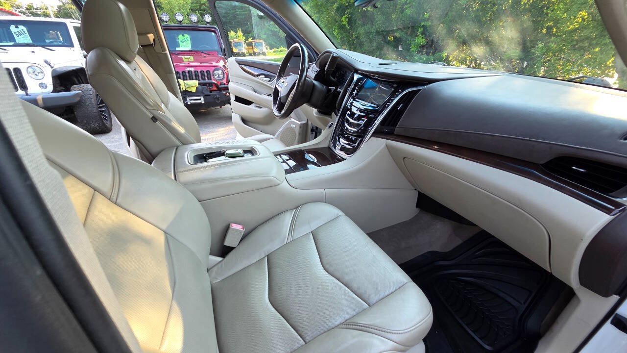 Used 2017 Cadillac Escalade Luxury AWD/4WD image 57