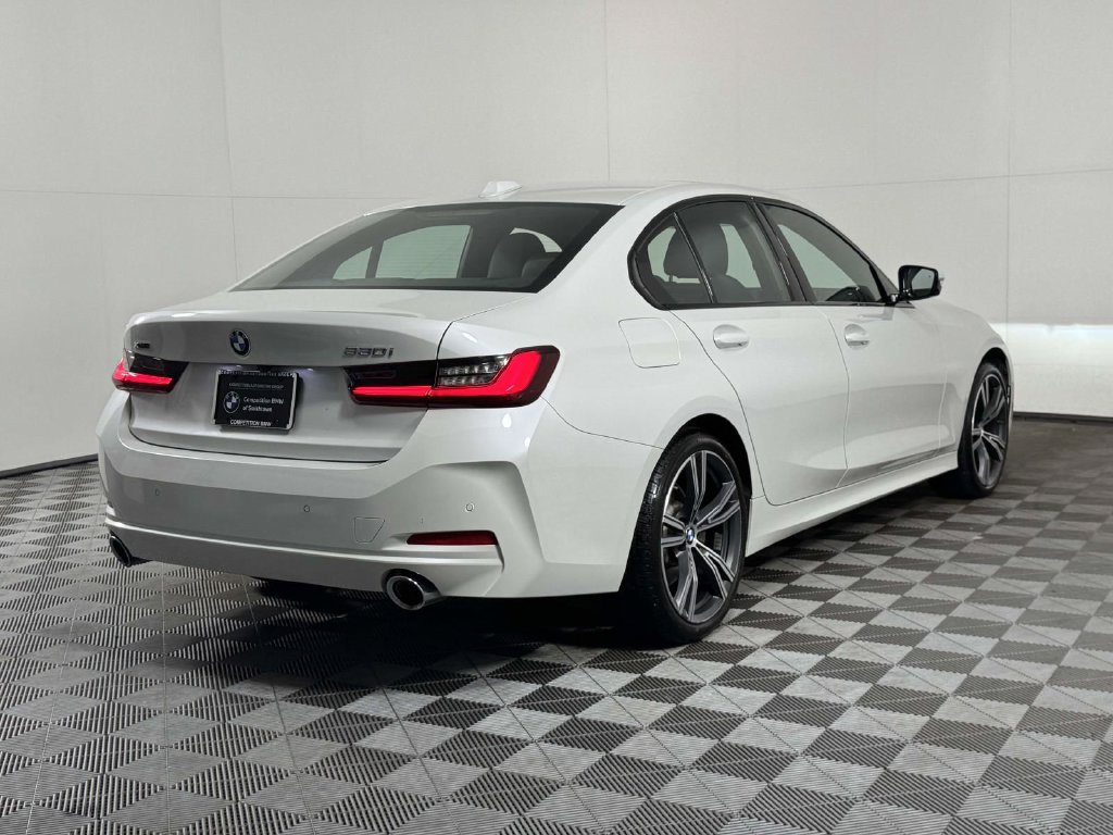 Used 2023 BMW 330i xDrive Sedan w/ Driving Assistance Package AWD/4WD image 10