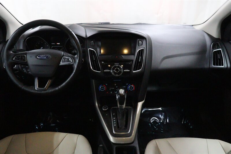 Used 2017 Ford Focus Titanium FWD image 9