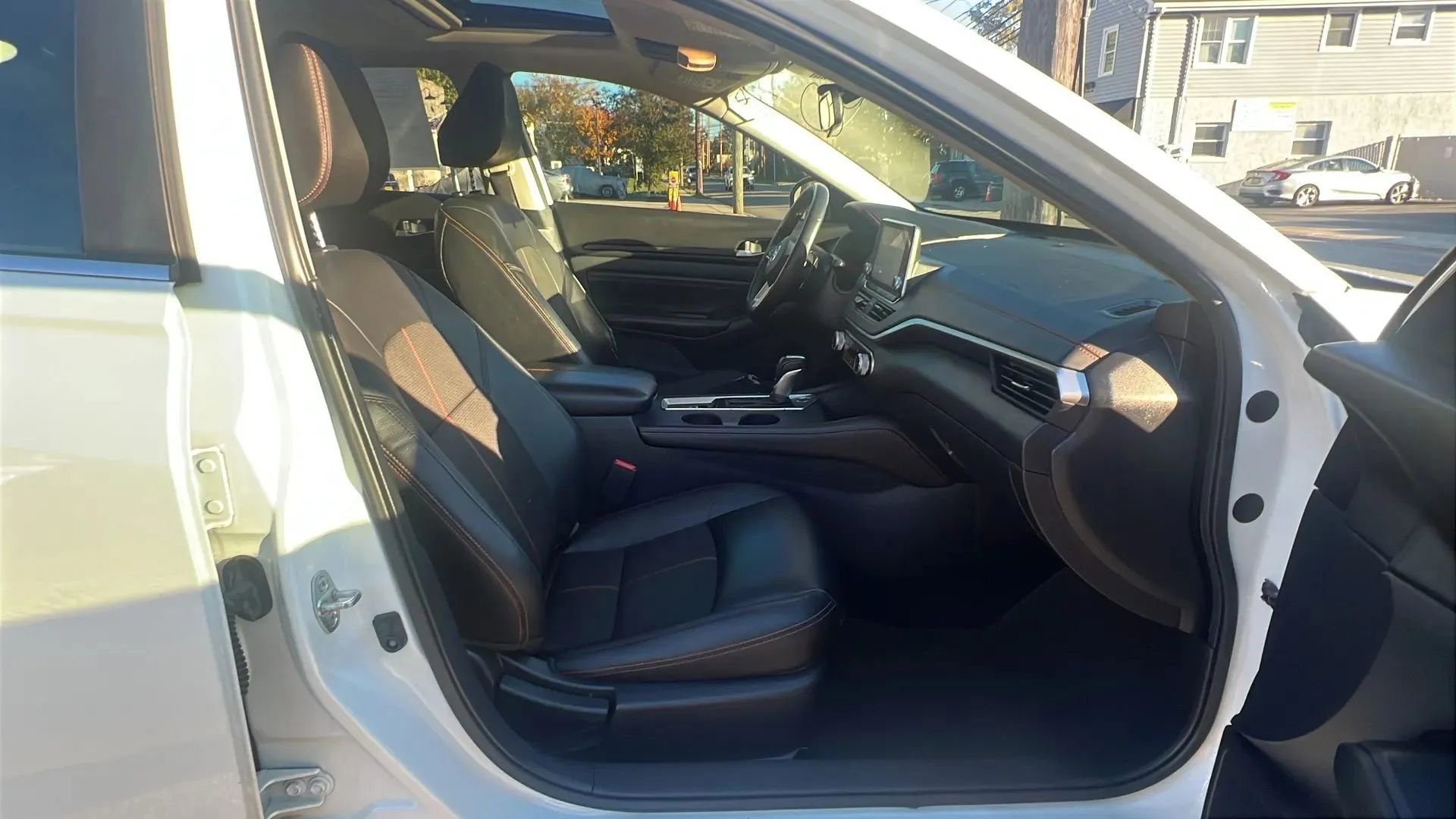 Used 2020 Nissan Altima 2.5 SR w/ Premium Package image 29