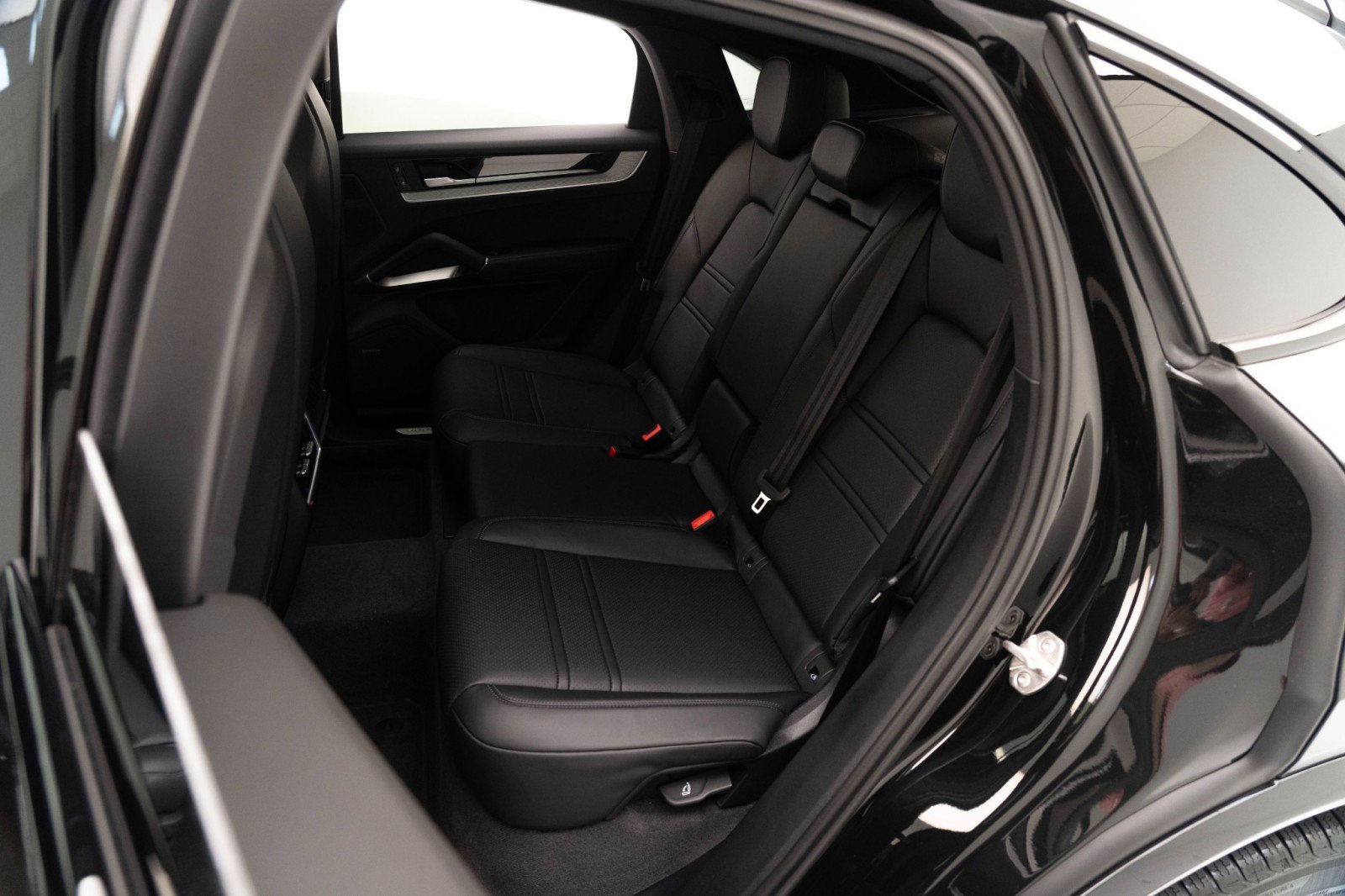 New 2026 Porsche Cayenne E-Hybrid Coupe image 29