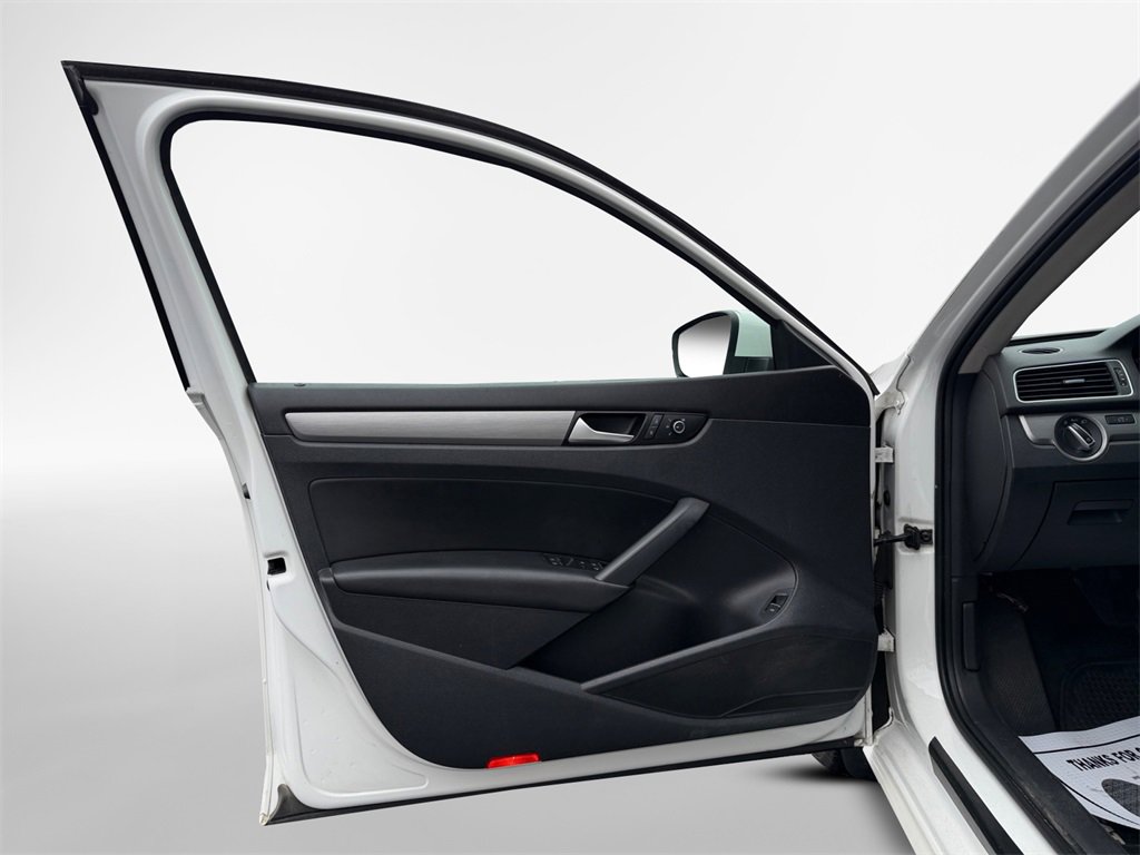 Used 2014 Volkswagen Passat TDI SE image 14