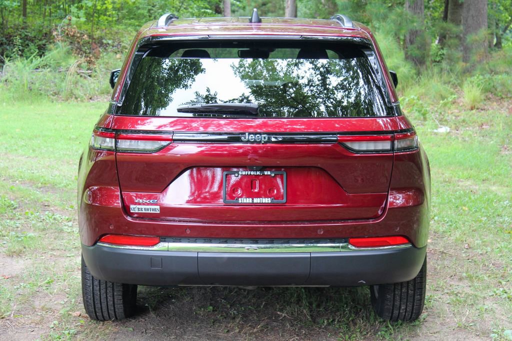 Used 2023 Jeep Grand Cherokee 4WD 4xe image 4