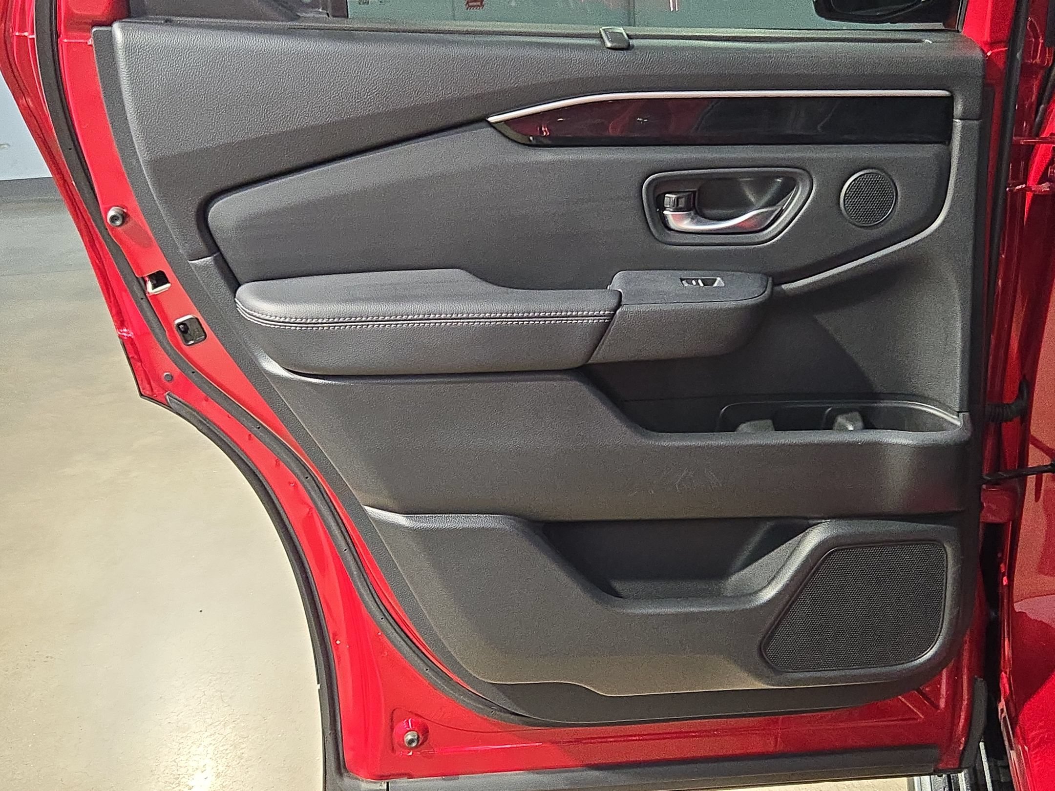 Used 2025 Honda Pilot EX-L image 33
