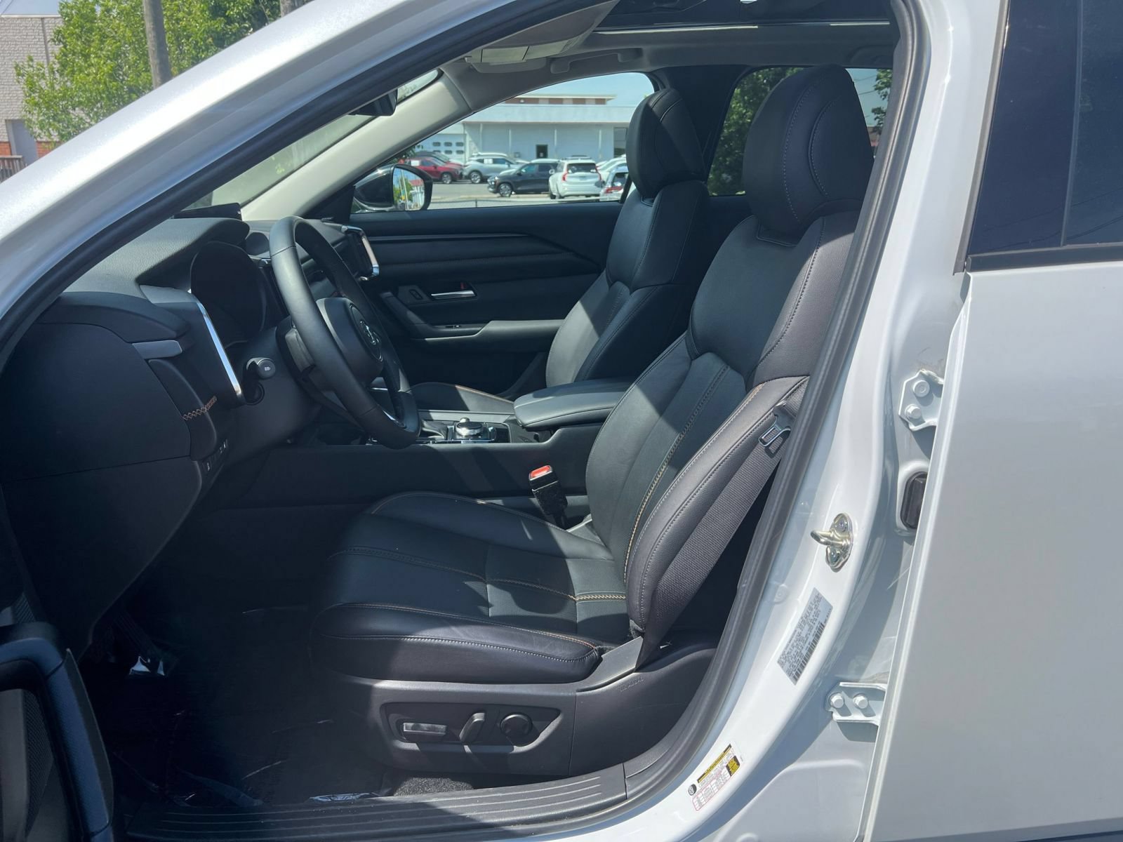 Used 2025 MAZDA CX-50 2.5 Hybrid w/ Premium Plus Pkg AWD/4WD image 28