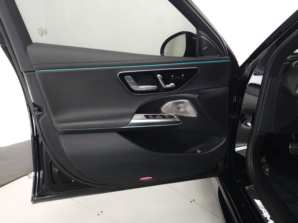 Used 2025 Mercedes-Benz E 53 AMG e 4MATIC Sedan w/ AMG Dynamic Plus Package image 5