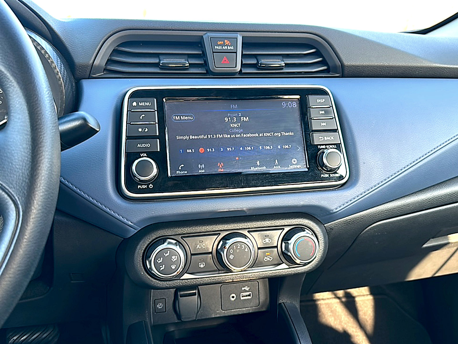 Used 2023 Nissan Versa SV image 30