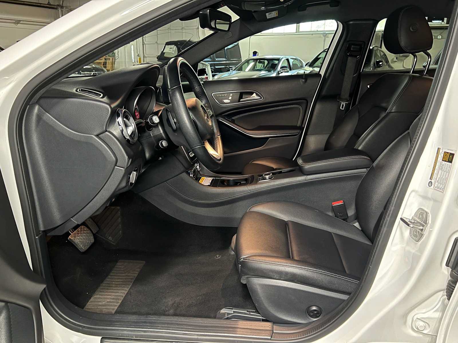 Certified 2020 Mercedes-Benz GLA 250 4MATIC image 23