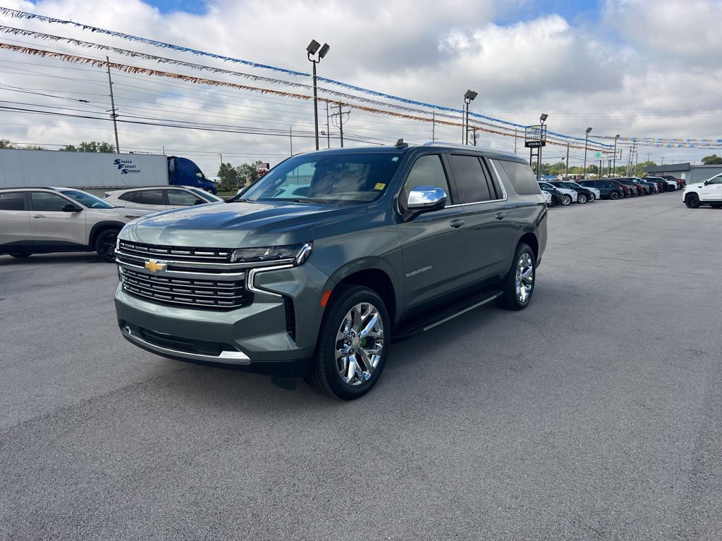 Used 2024 Chevrolet Suburban Premier AWD/4WD image 2