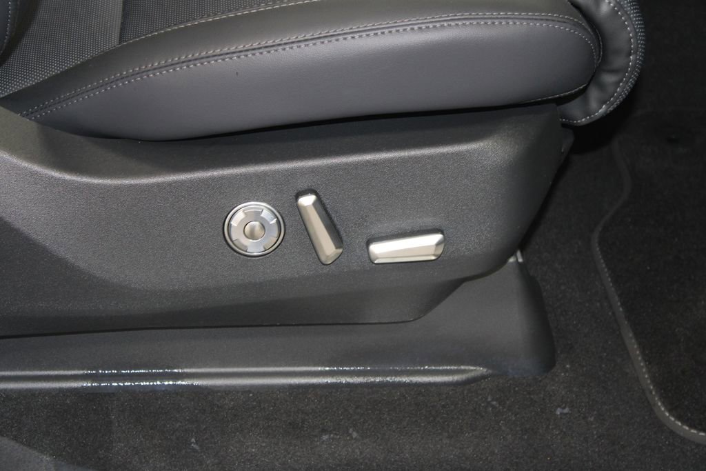 New 2025 Lincoln Navigator L Reserve w/ Jet Appearance Package image 31