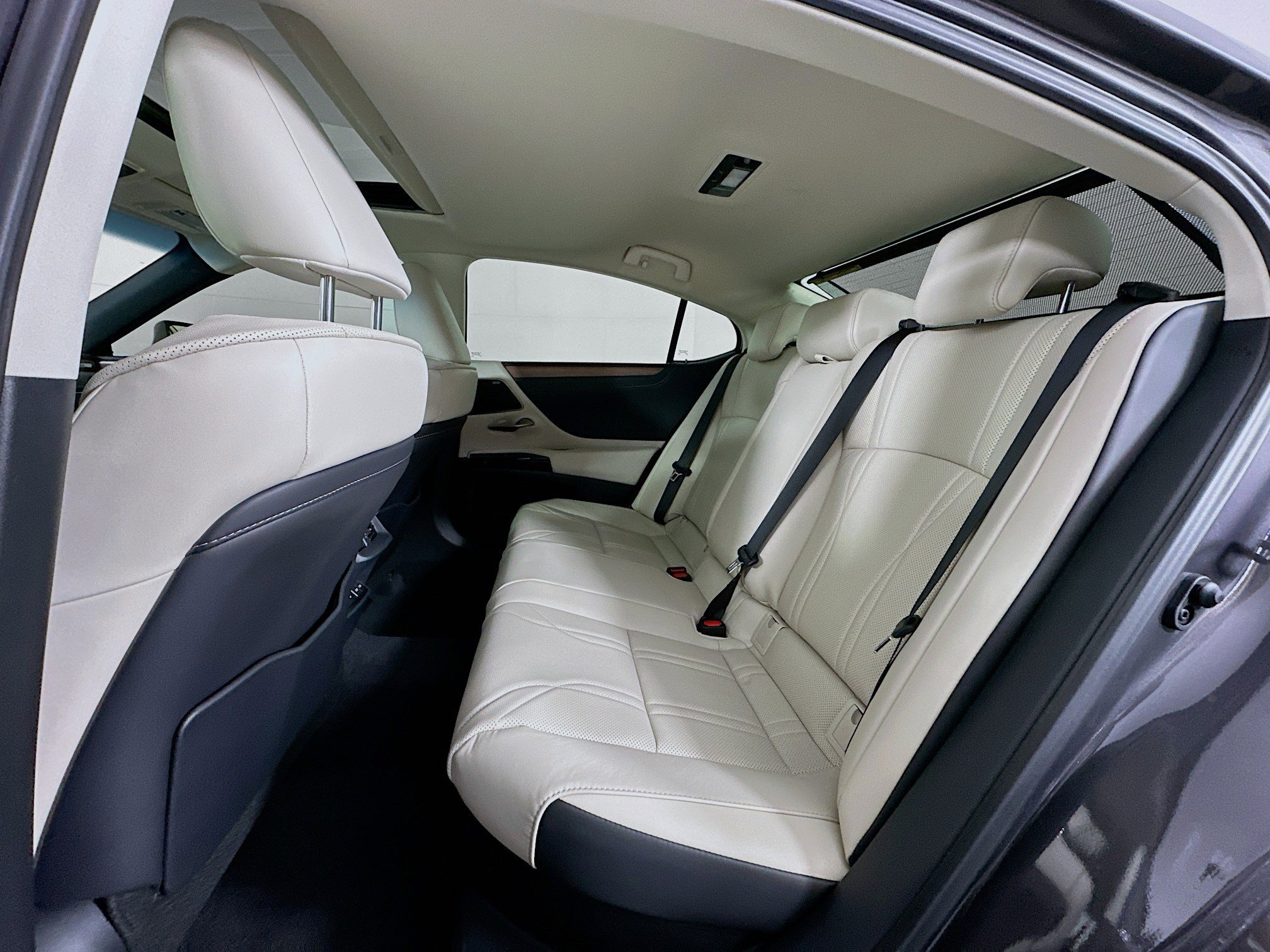 New 2025 Lexus ES 300h w/ Luxury Package image 26