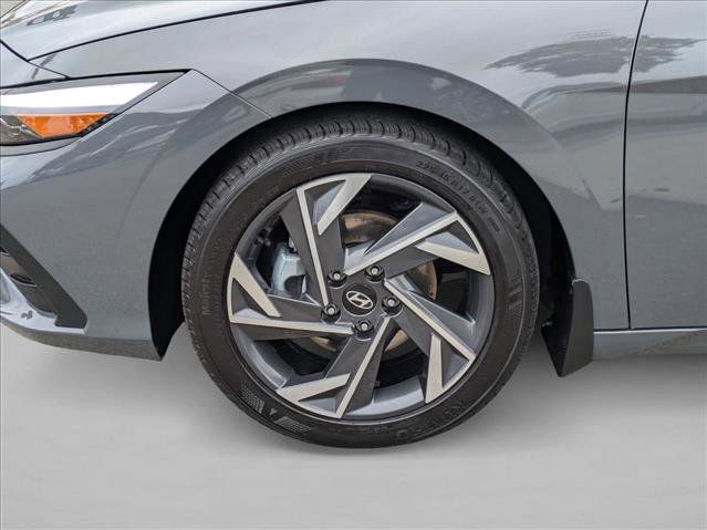 Certified 2025 Hyundai Elantra Sport FWD image 22