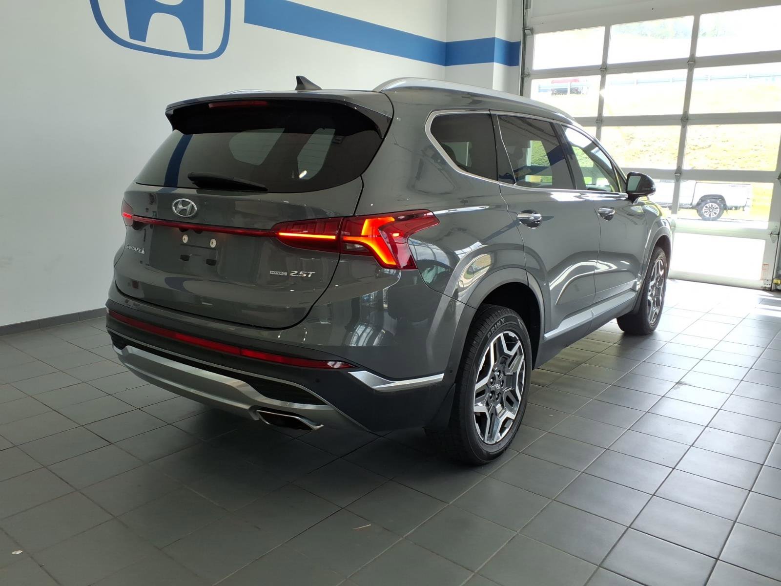 Used 2021 Hyundai Santa Fe Limited AWD/4WD image 5