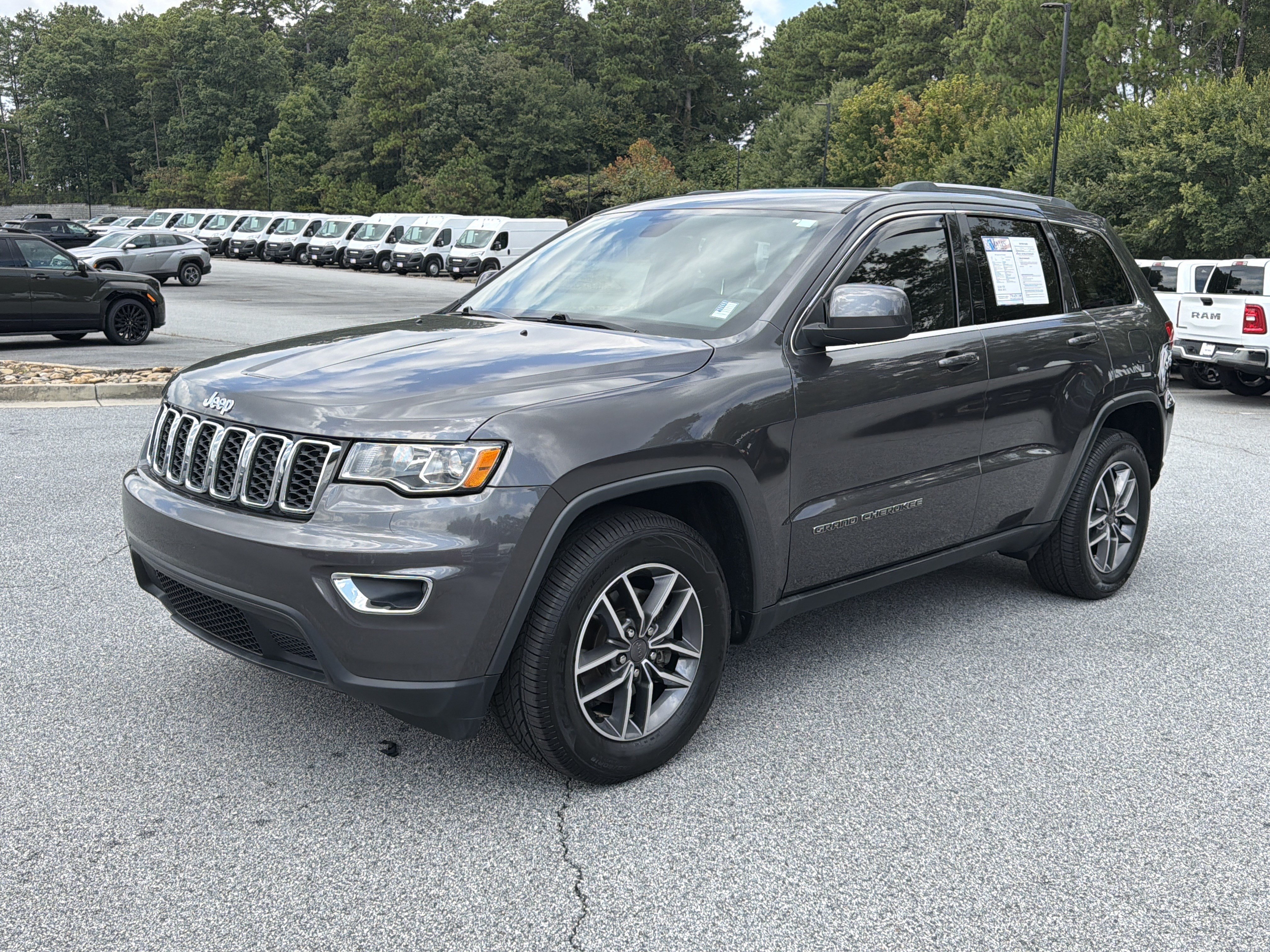 Used 2019 Jeep Grand Cherokee Laredo w/ Laredo X Package RWD image 3