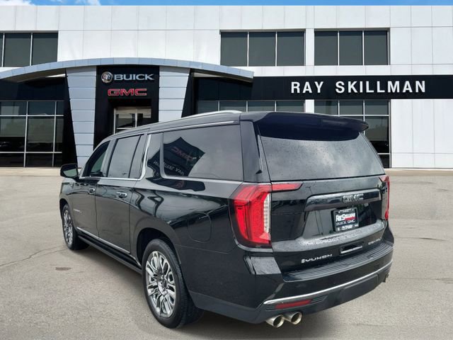 Used 2023 GMC Yukon XL Denali Ultimate AWD/4WD image 3