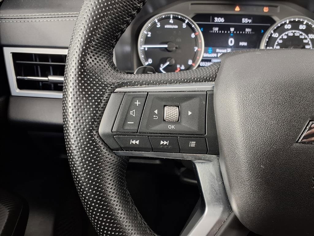 Used 2024 Mitsubishi Outlander SE Black Edition image 15