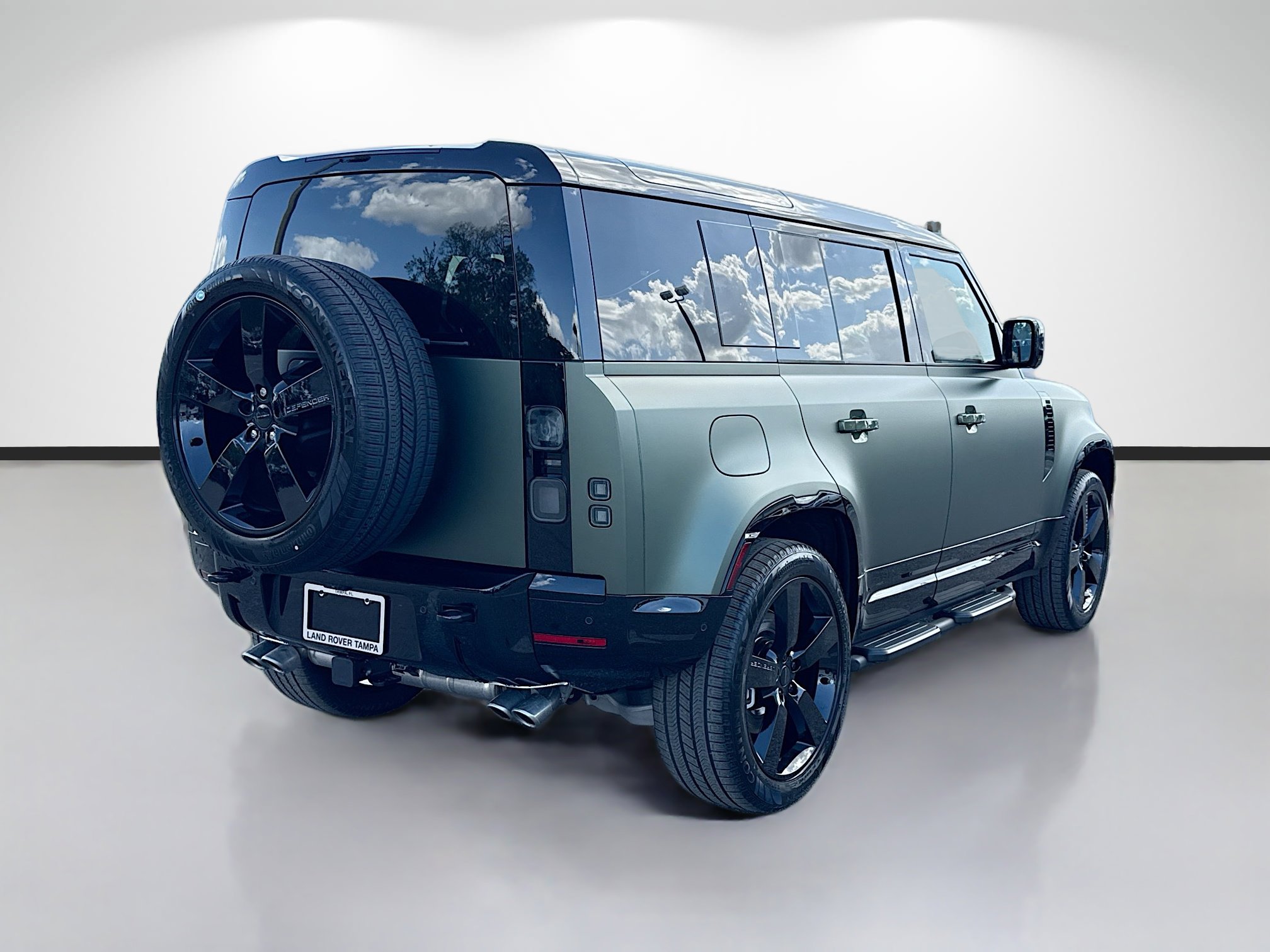 New 2026 Land Rover Defender 110 X-Dynamic SE AWD/4WD image 5