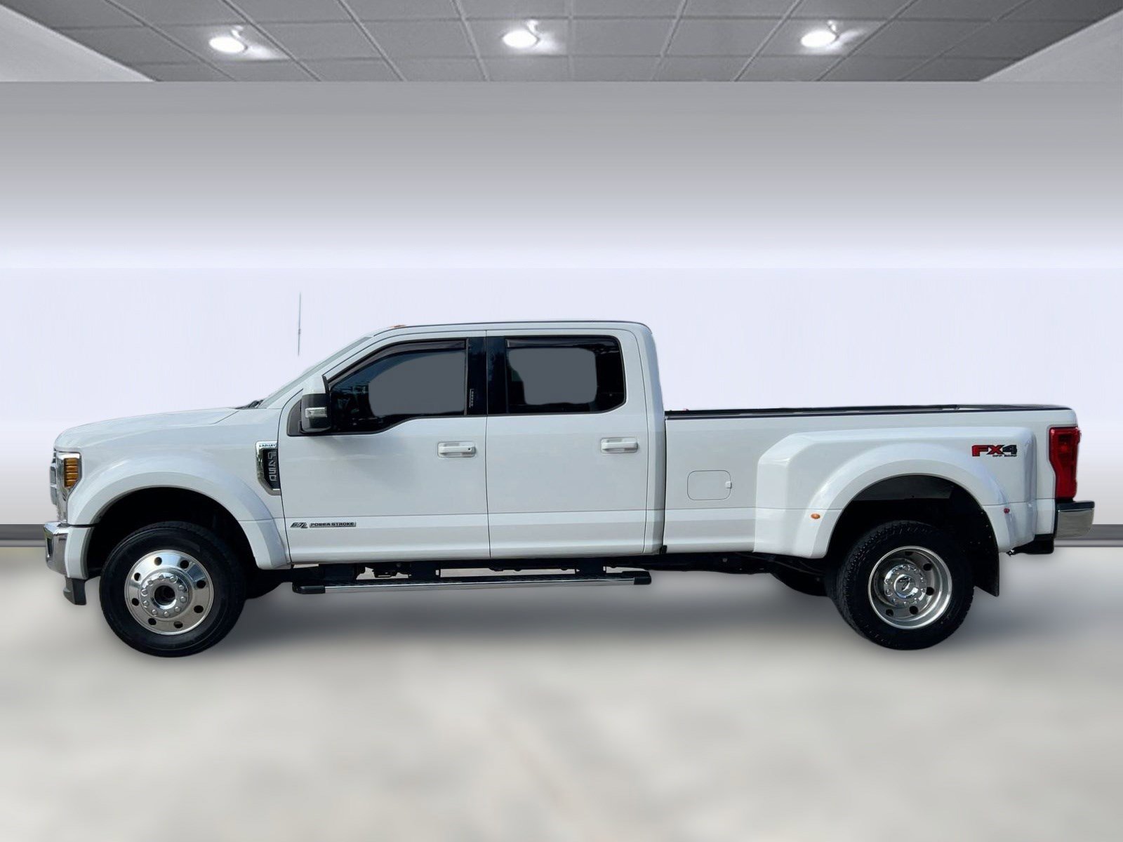 Used 2019 Ford F450 Lariat w/ Lariat Value Package image 2