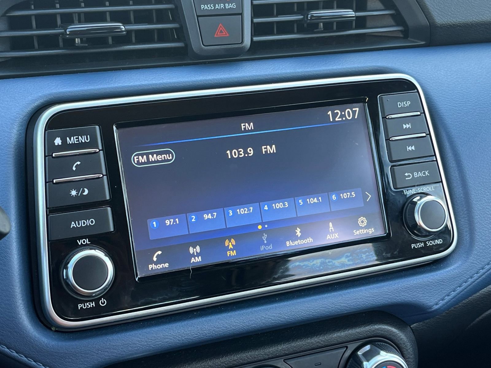 Used 2025 Nissan Versa SV image 18