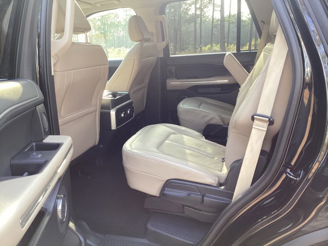 Used 2023 Ford Expedition Limited image 13