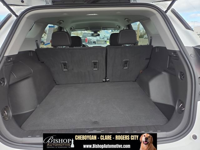 Used 2024 GMC Terrain SLE w/ LPO, Floor Liner Package FWD image 24