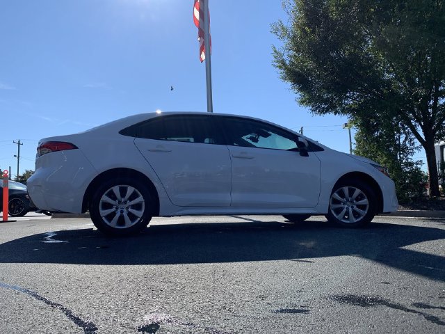 Used 2026 Toyota Corolla LE FWD image 9
