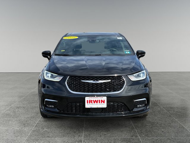 Used 2025 Chrysler Pacifica Select image 9