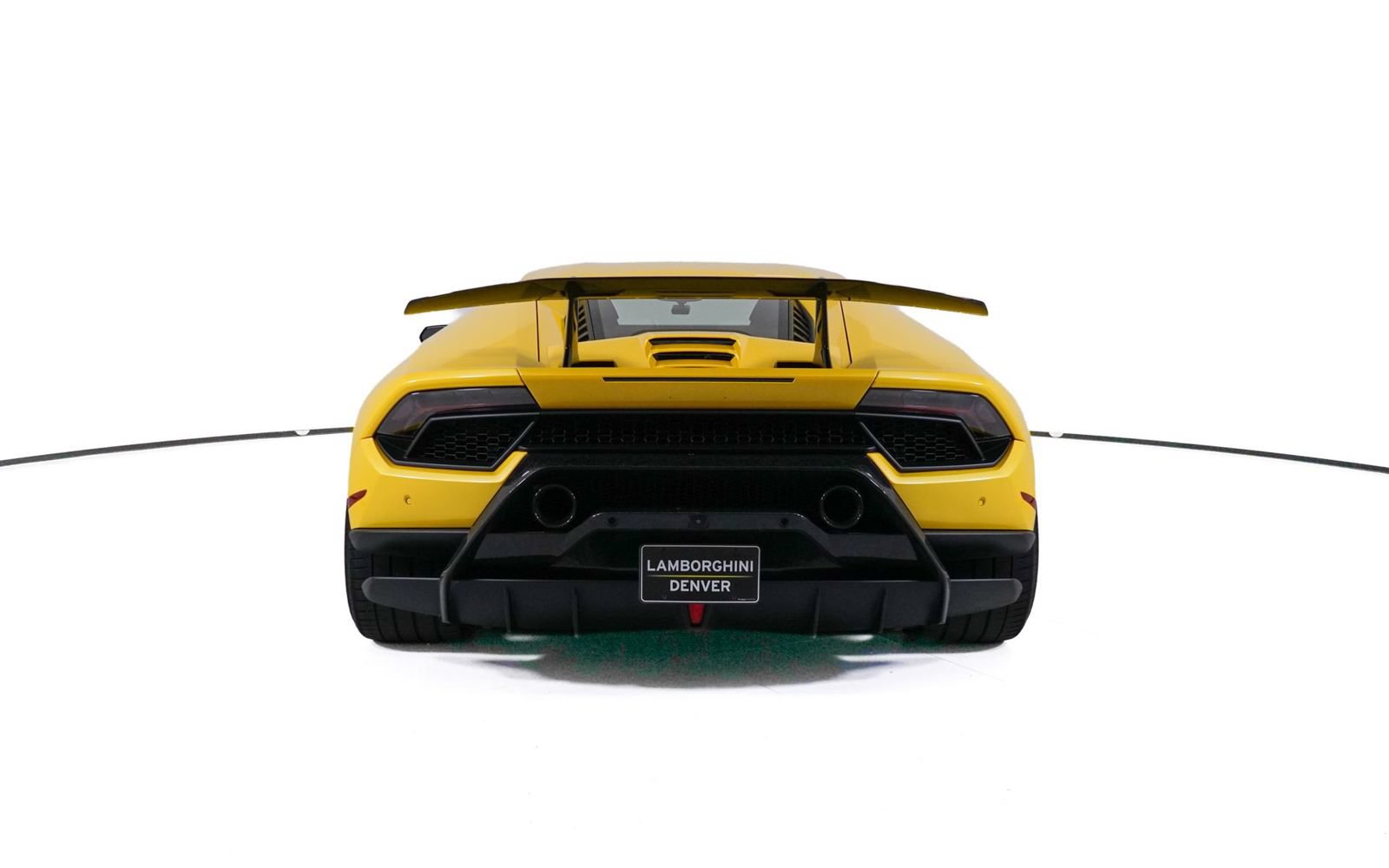 Used 2018 Lamborghini Huracan Performante AWD/4WD image 6