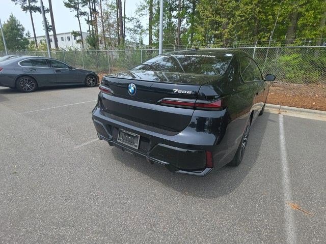 Used 2025 BMW 750e xDrive image 9
