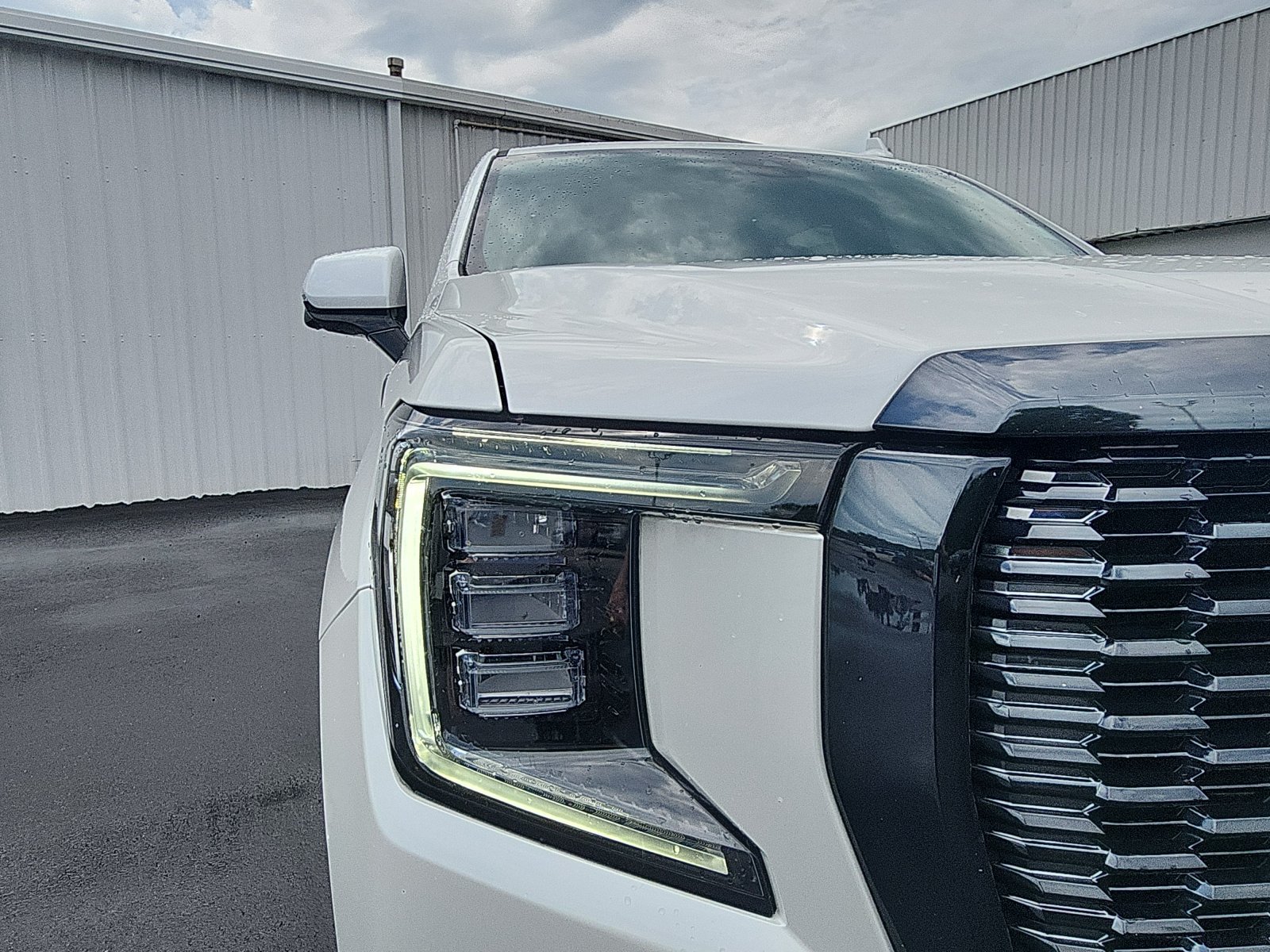 Used 2023 GMC Yukon Denali Ultimate AWD/4WD image 12