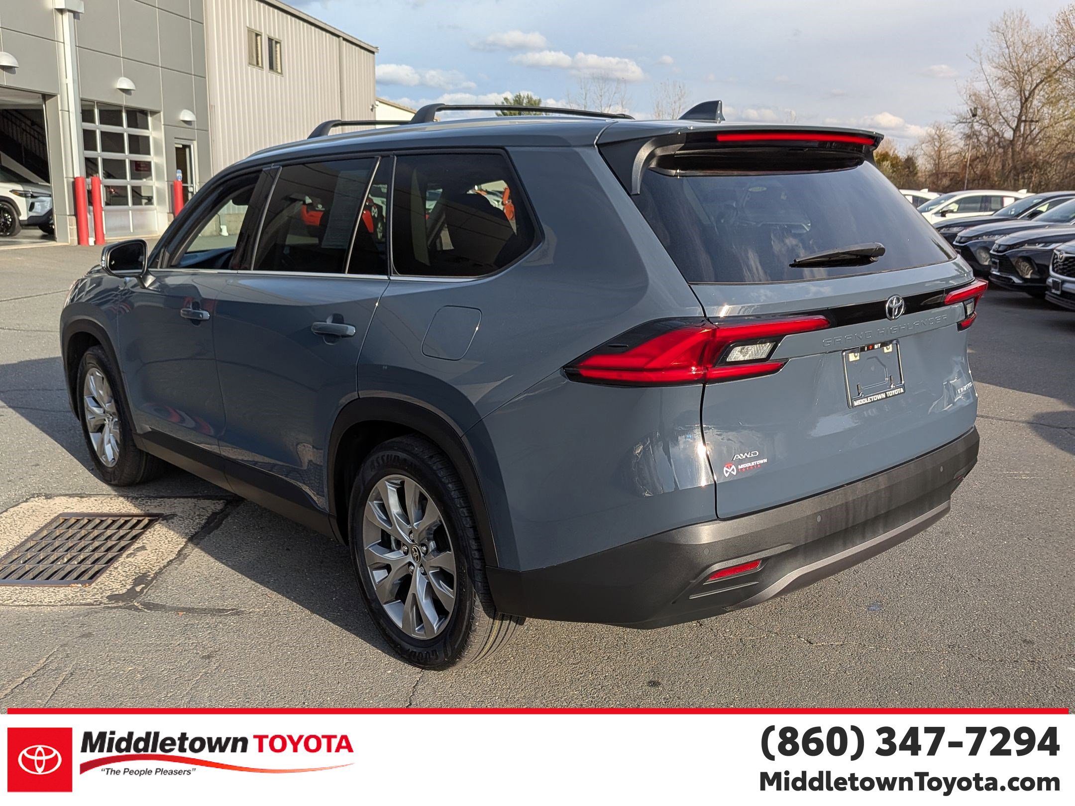 Used 2024 Toyota Grand Highlander Limited image 5