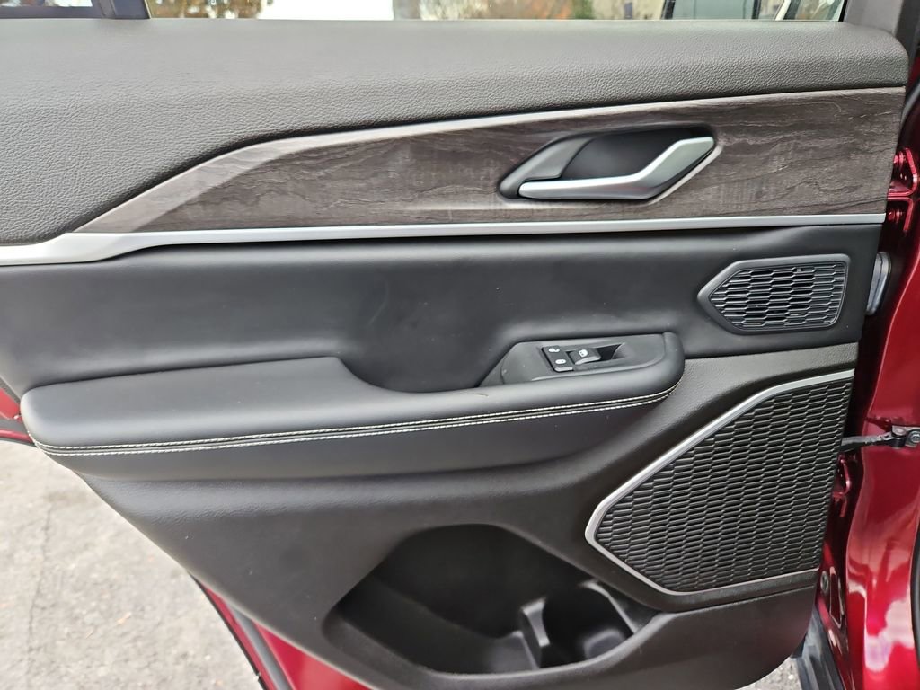 Used 2024 Jeep Grand Cherokee Limited 4xe image 32