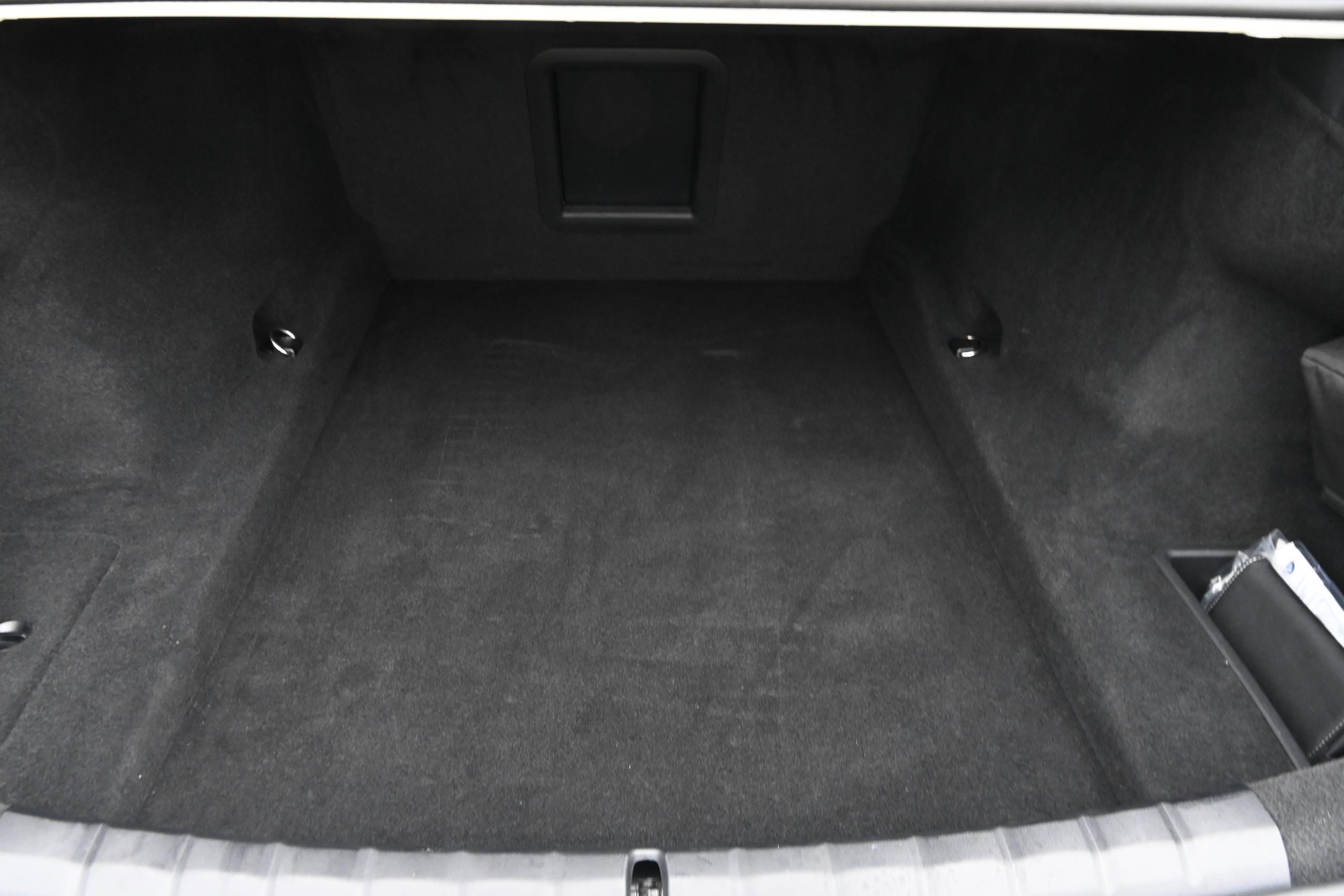 Certified 2023 BMW 740i w/ Parking Assistance Package image 33