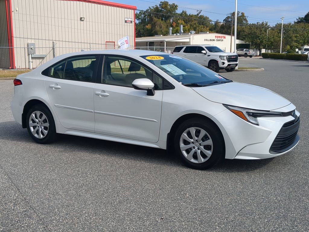 Used 2024 Toyota Corolla LE image 11