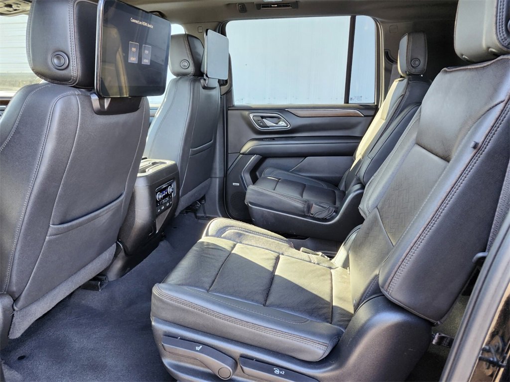 Used 2023 Chevrolet Suburban High Country w/ Premium Package 2 image 16
