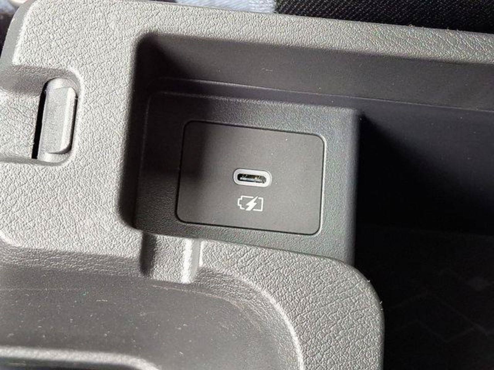 New 2025 Nissan Versa SV w/ Trunk Package FWD image 16